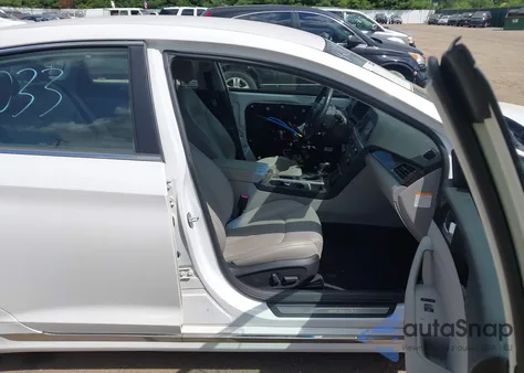 2017 Hyundai Sonata Hybrid Limited z USA, uszkodzony, nr VIN KMHE34L16HA051643